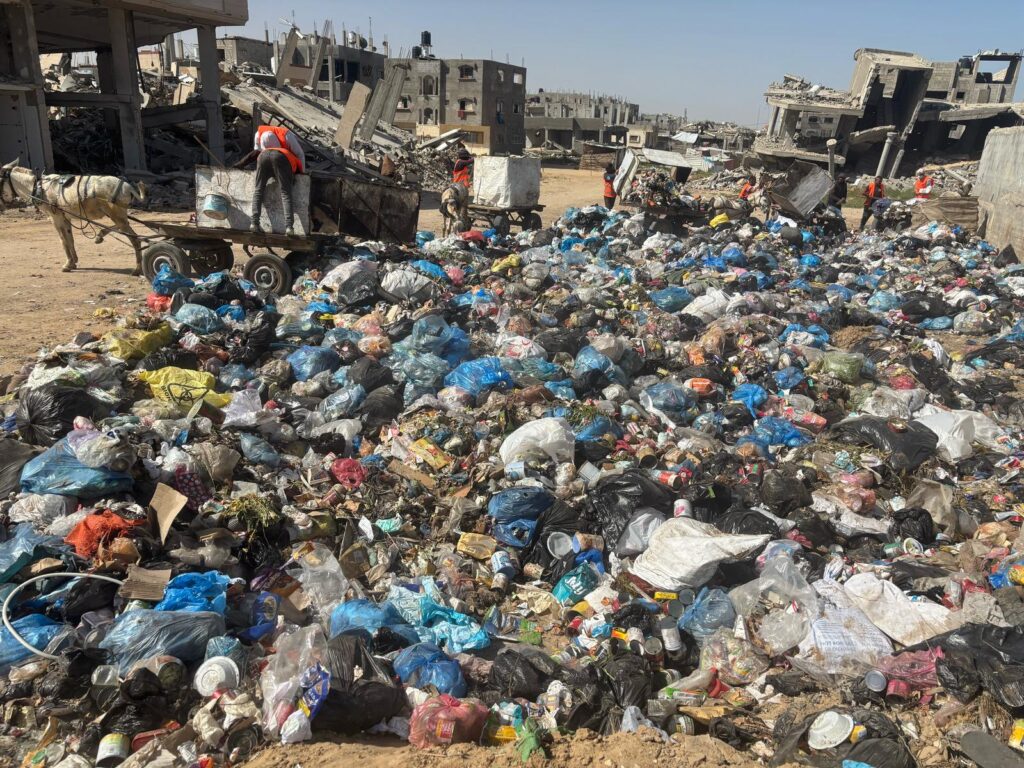 Solid waste collection 2, Gaza 2024-2025